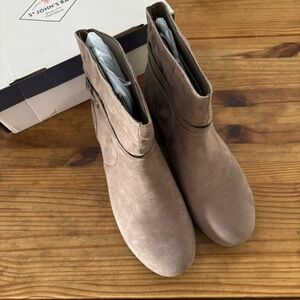 St. John's Bay Womens Kenzie Flat Heel Booties Size 12